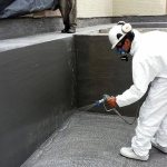 Coating insulation of the pool bowl with glue