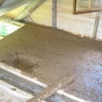 Insulation of a bathhouse ceiling with clay and straw